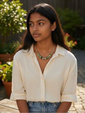 Necklace Woman’s Snake Chain Green Bead with Silver Accents LN